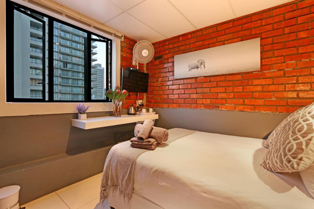 The Rhino Hotel & Apartments เคปทาวน์ ภายนอก รูปภาพ