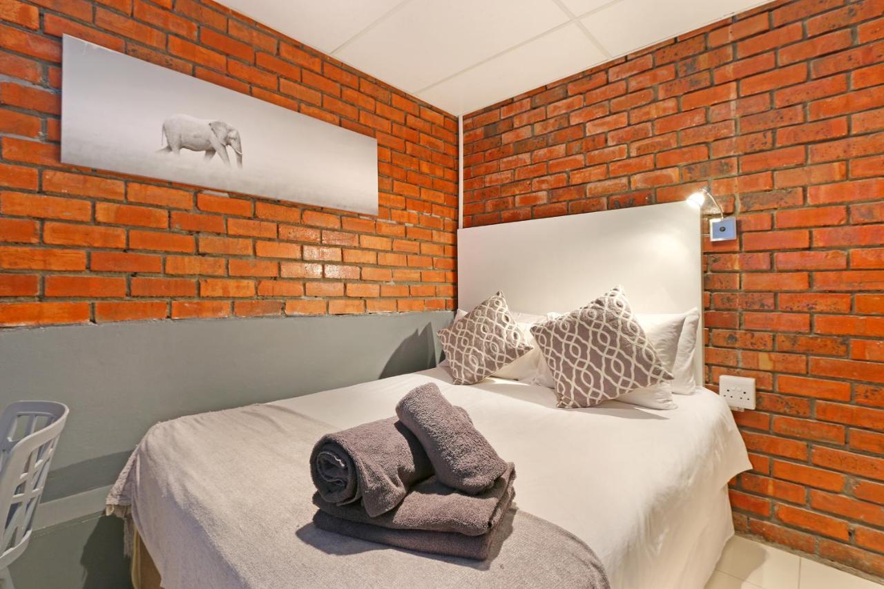 The Rhino Hotel & Apartments เคปทาวน์ ภายนอก รูปภาพ